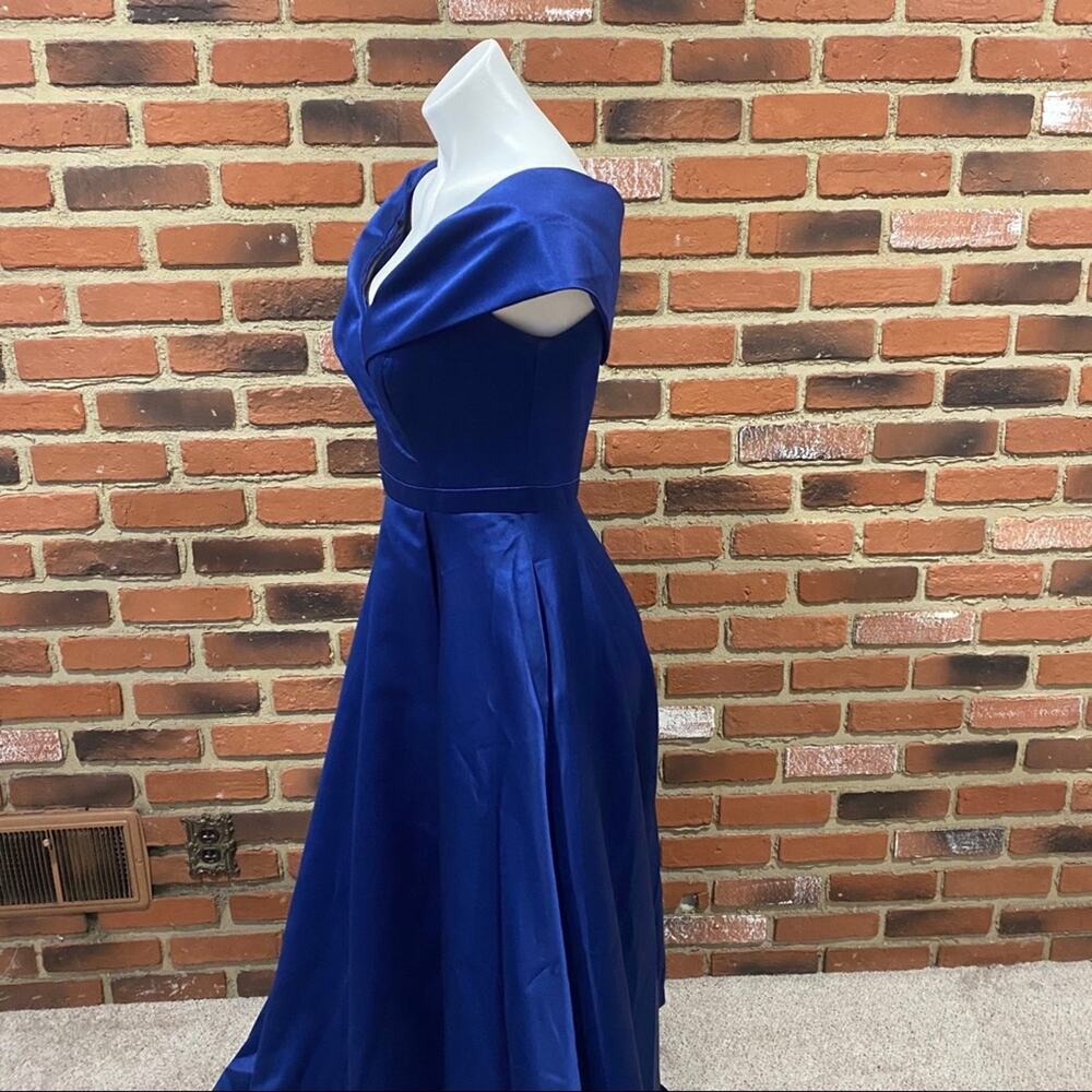 Women's Xscape Off Shoulder Blue Formal Dress Sz 6 Long Royal Blue Gown - Picture 9 of 13